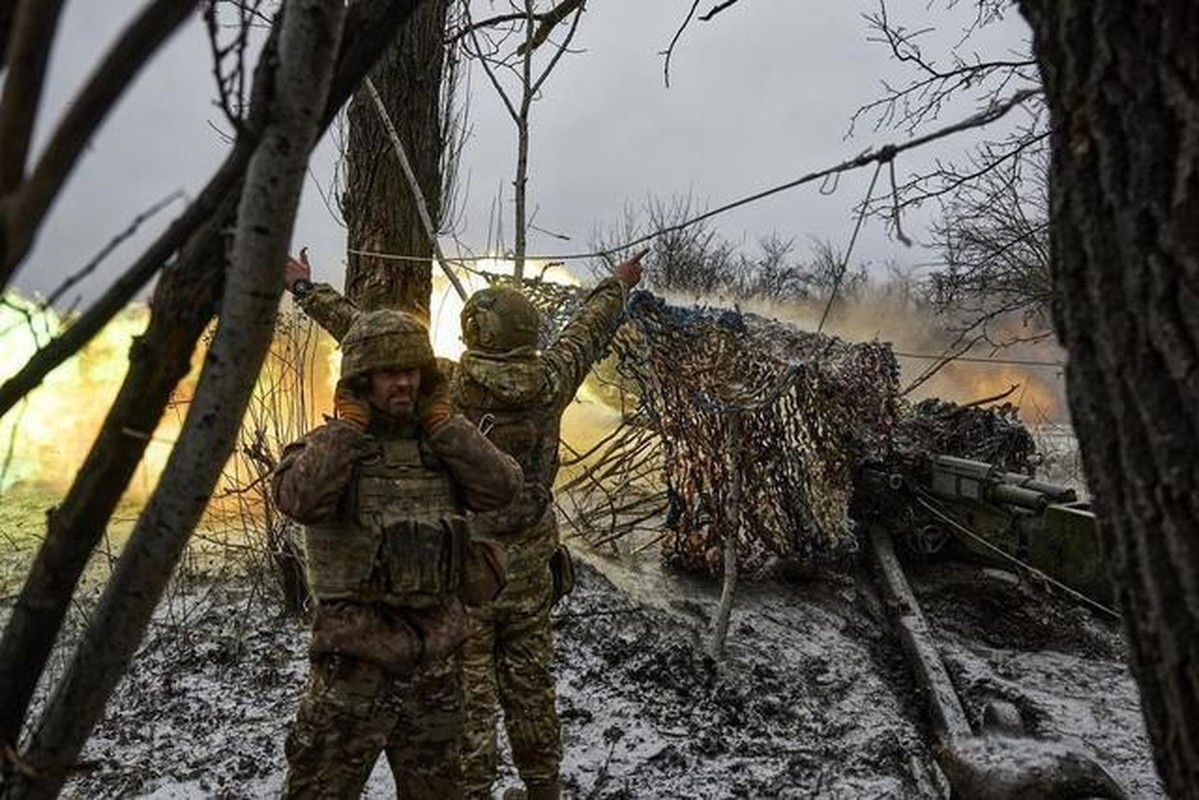 Tu lenh Quan doi Ukraine phu nhan dang be tac, trong cho vao F-16-Hinh-2