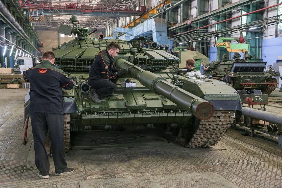 Kinh nghiem thuc chien tai Ukraine giup Nga cai tien T-90 va T-72