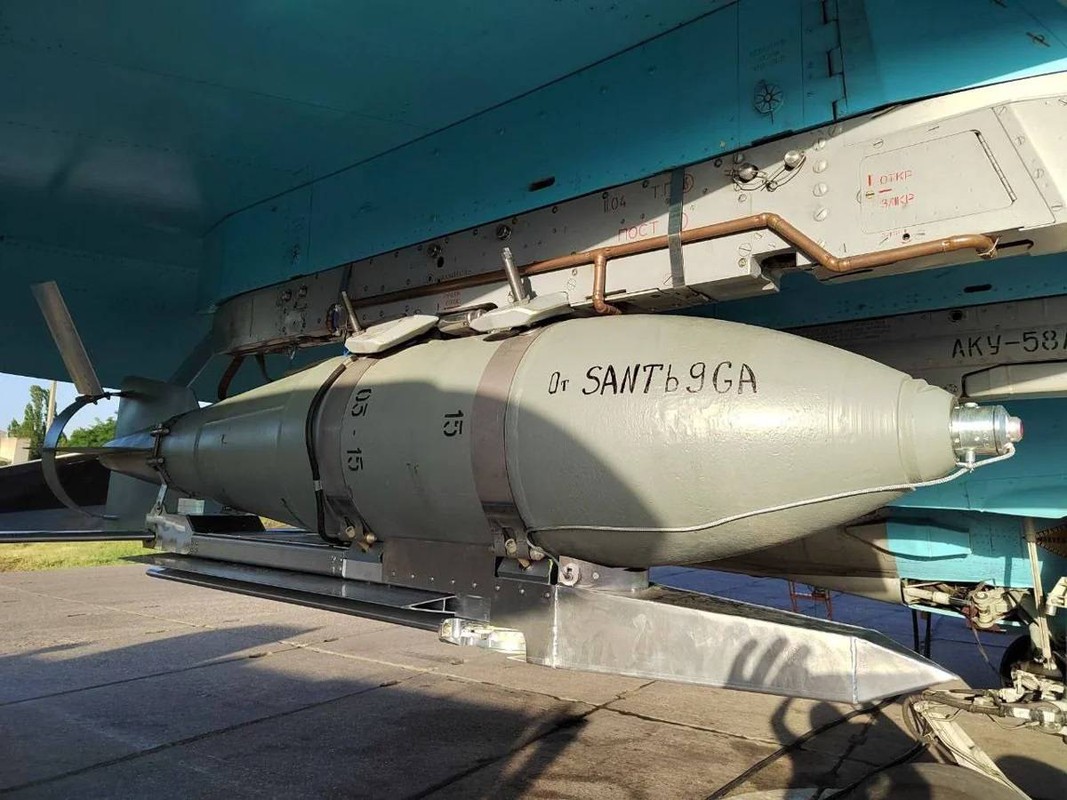 View - 	Ukraine phát hiện gì trong bom lượn có điều khiển của Nga