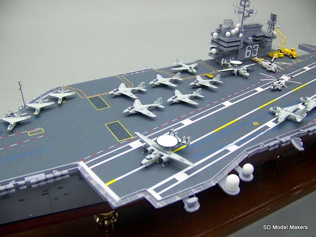 Uy luc tau san bay lop Kitty Hawk cua My-Hinh-11