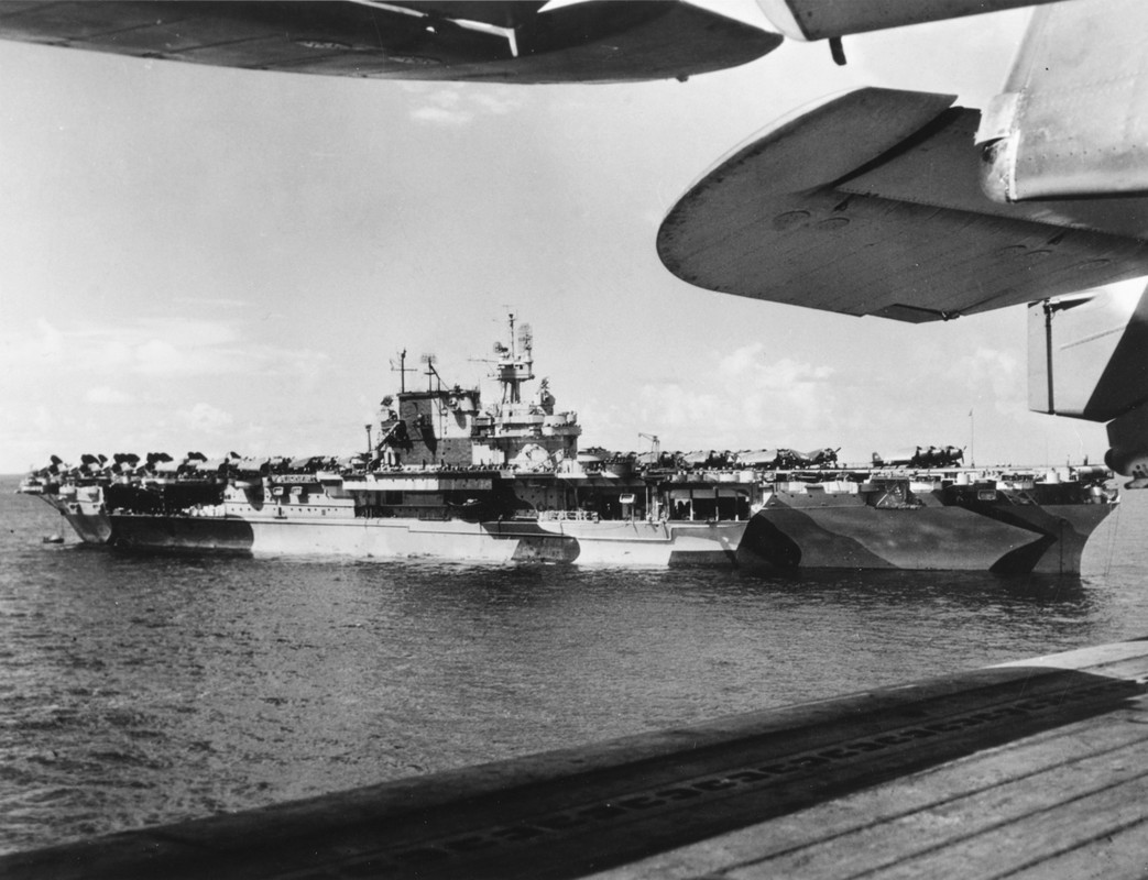 View - 	Uy lực tàu sân bay lớp Kitty Hawk của Mỹ