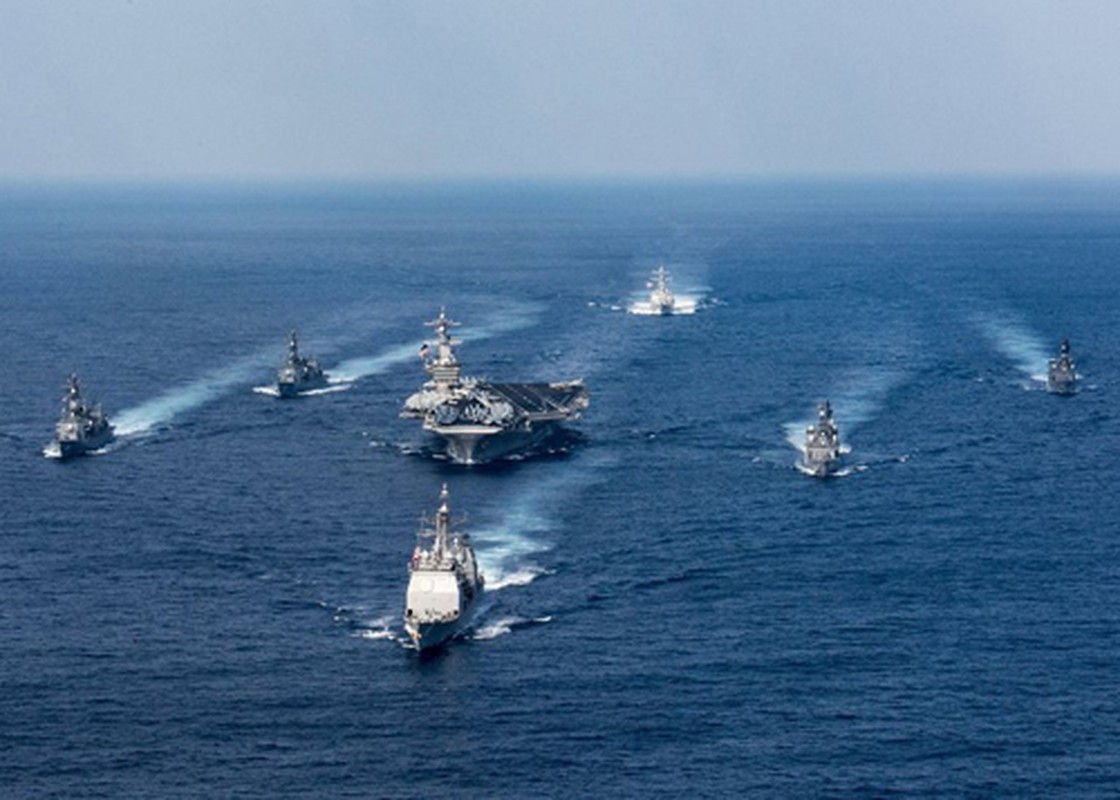 View - 	Loạt tàu chiến hùng hậu trong đội hình tàu sân bay Hải quân Mỹ