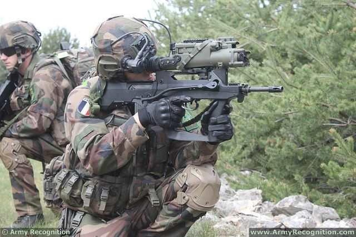 View - 	Trước khi chọn súng HK416F Quân đội Pháp chọn súng nào