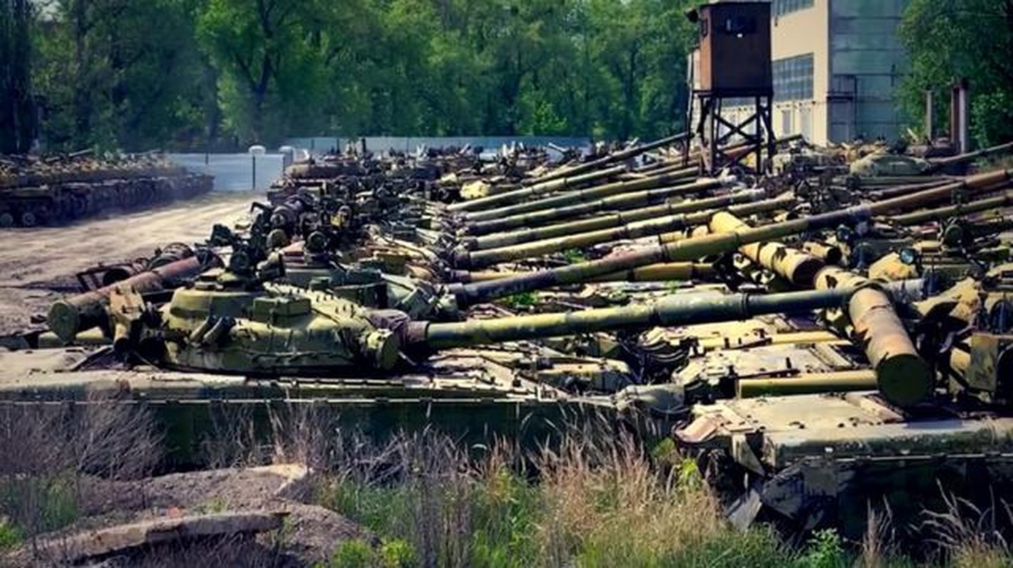View - 	Nga dùng vũ khí dự trữ cho Thế chiến III cho xung đột Ukraine