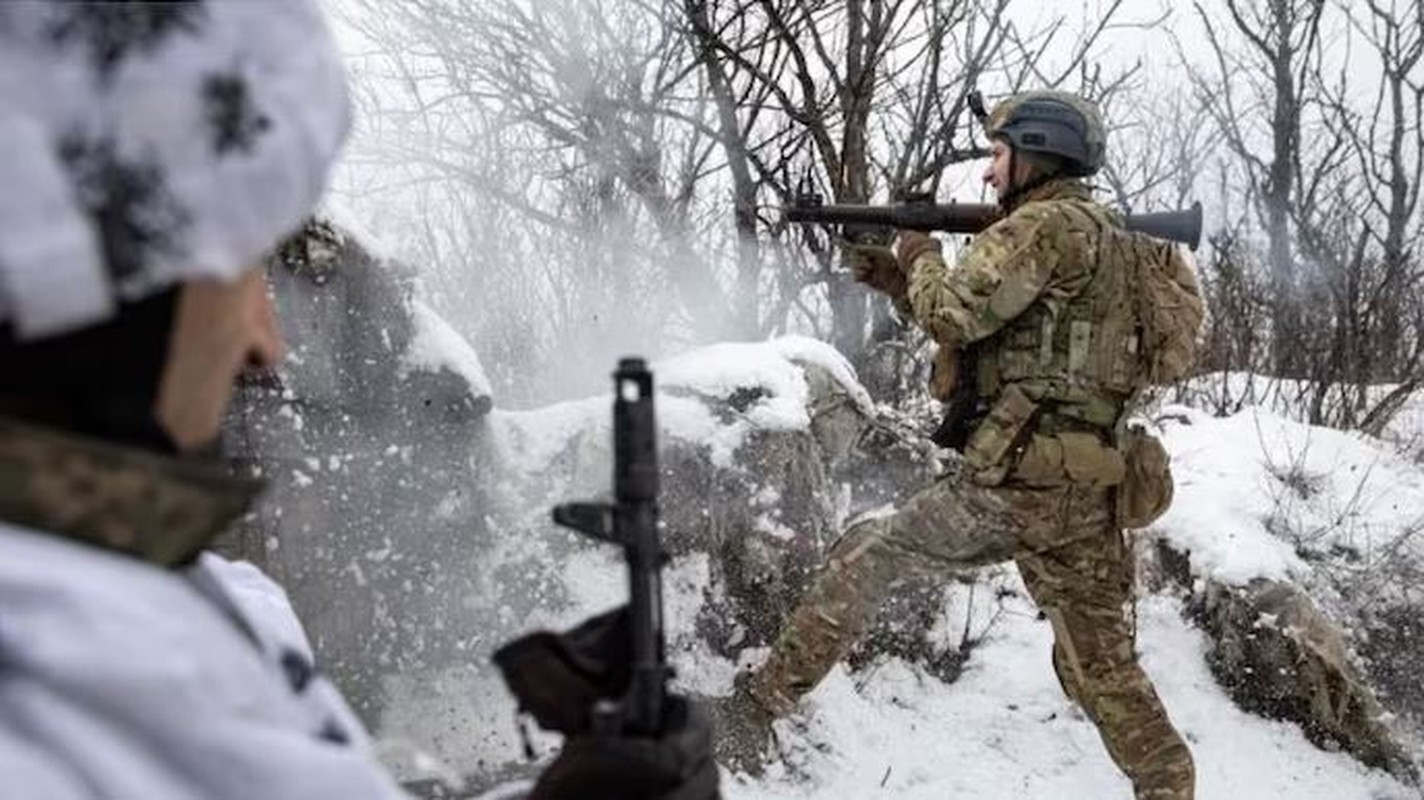 Tran dia phong ngu cua Ukraine o nam Avdiivka da bi choc thung-Hinh-15