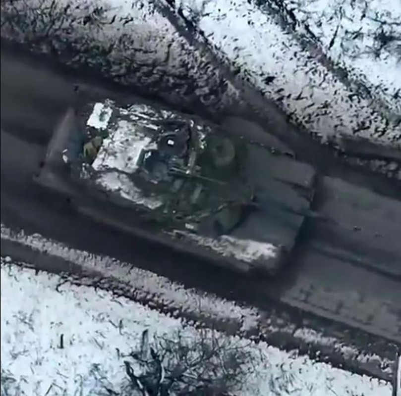 View - 	Xuất hiện vài giờ trên chiến trường, tăng M1A1 Abrams đã bị diệt