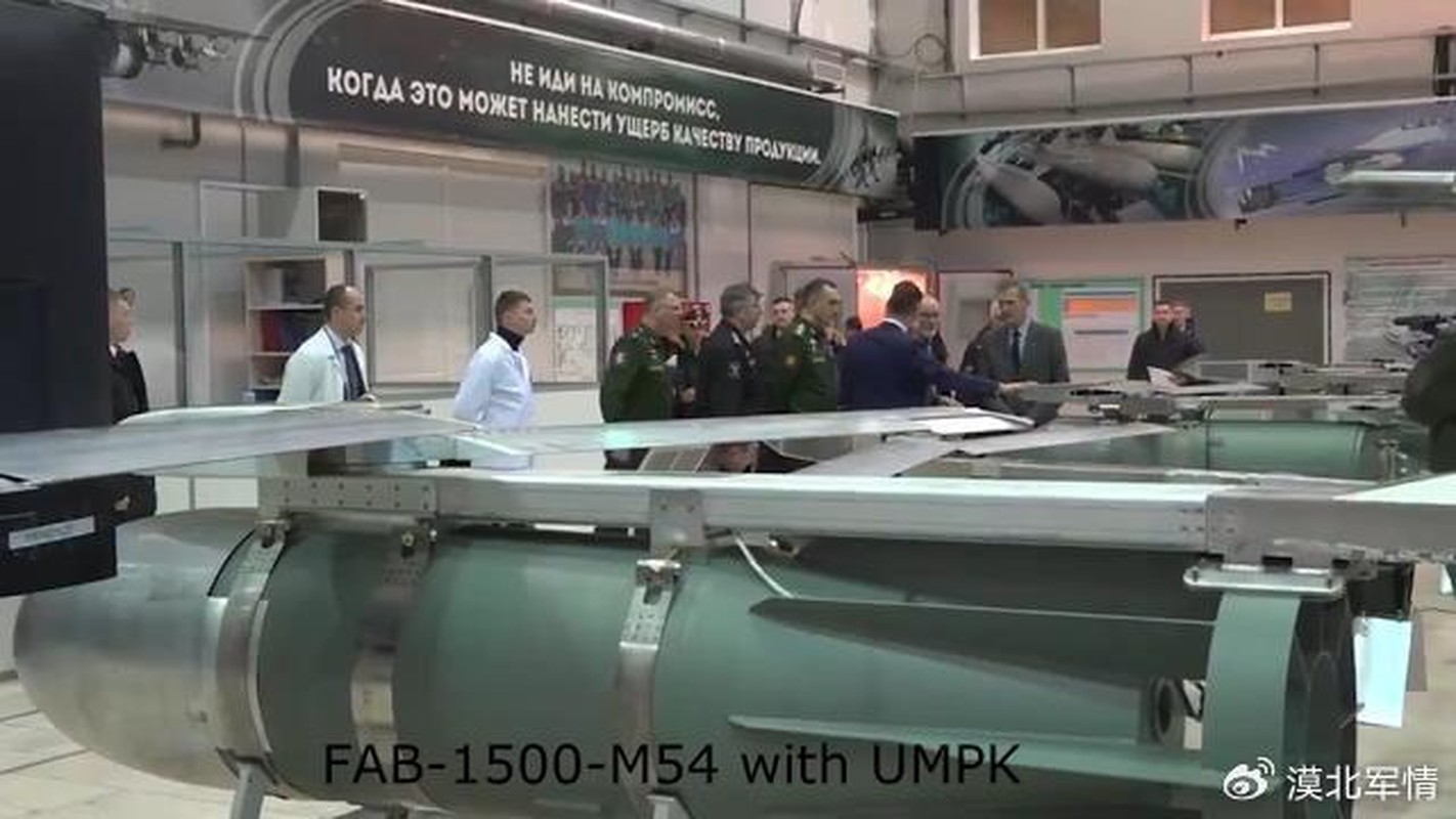 Khong quan Nga su dung bom luon ky luc tren chien truong Ukraine-Hinh-8