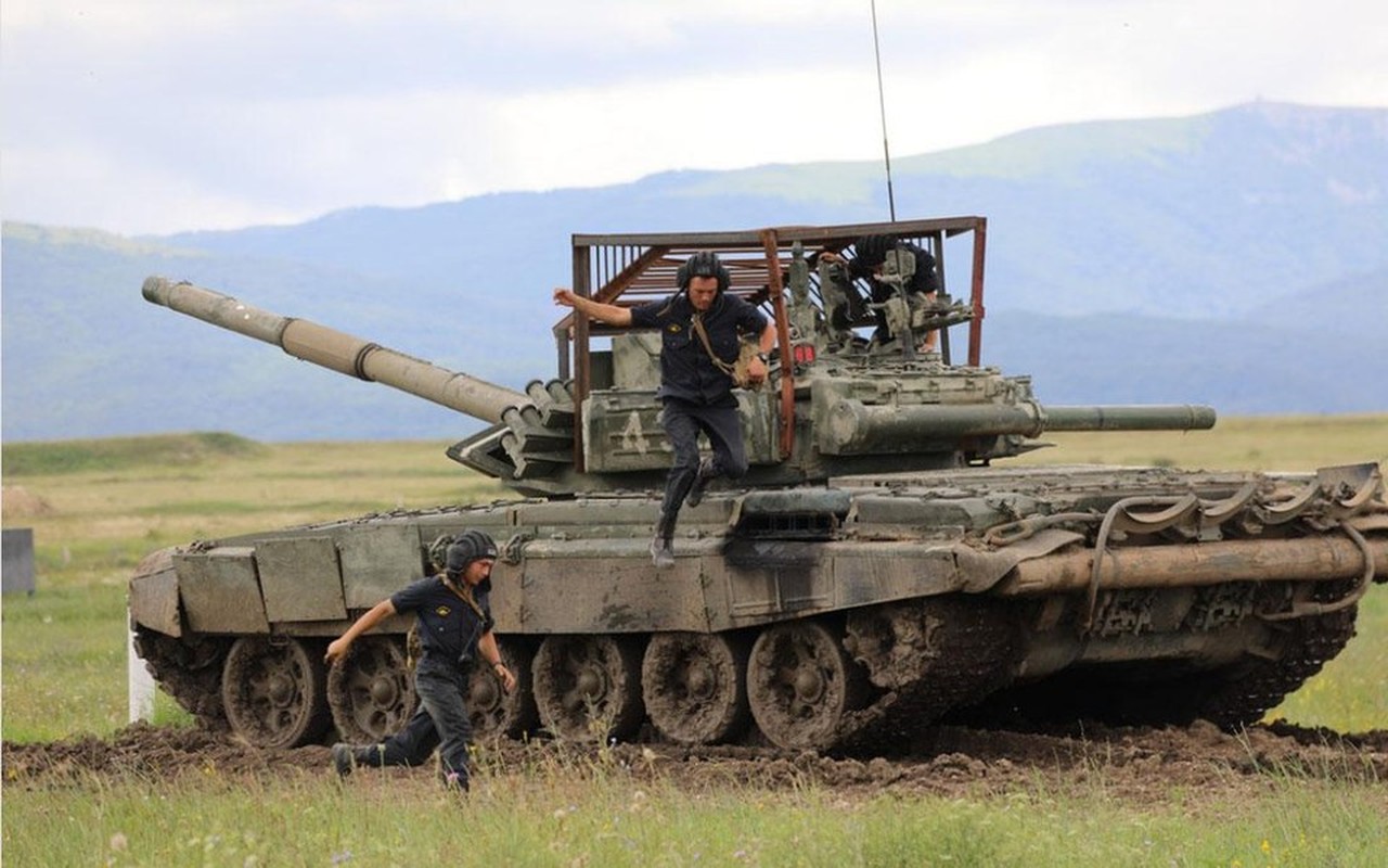 Xe tang Abrams cua My cung “mong manh” truoc UAV tu sat-Hinh-17