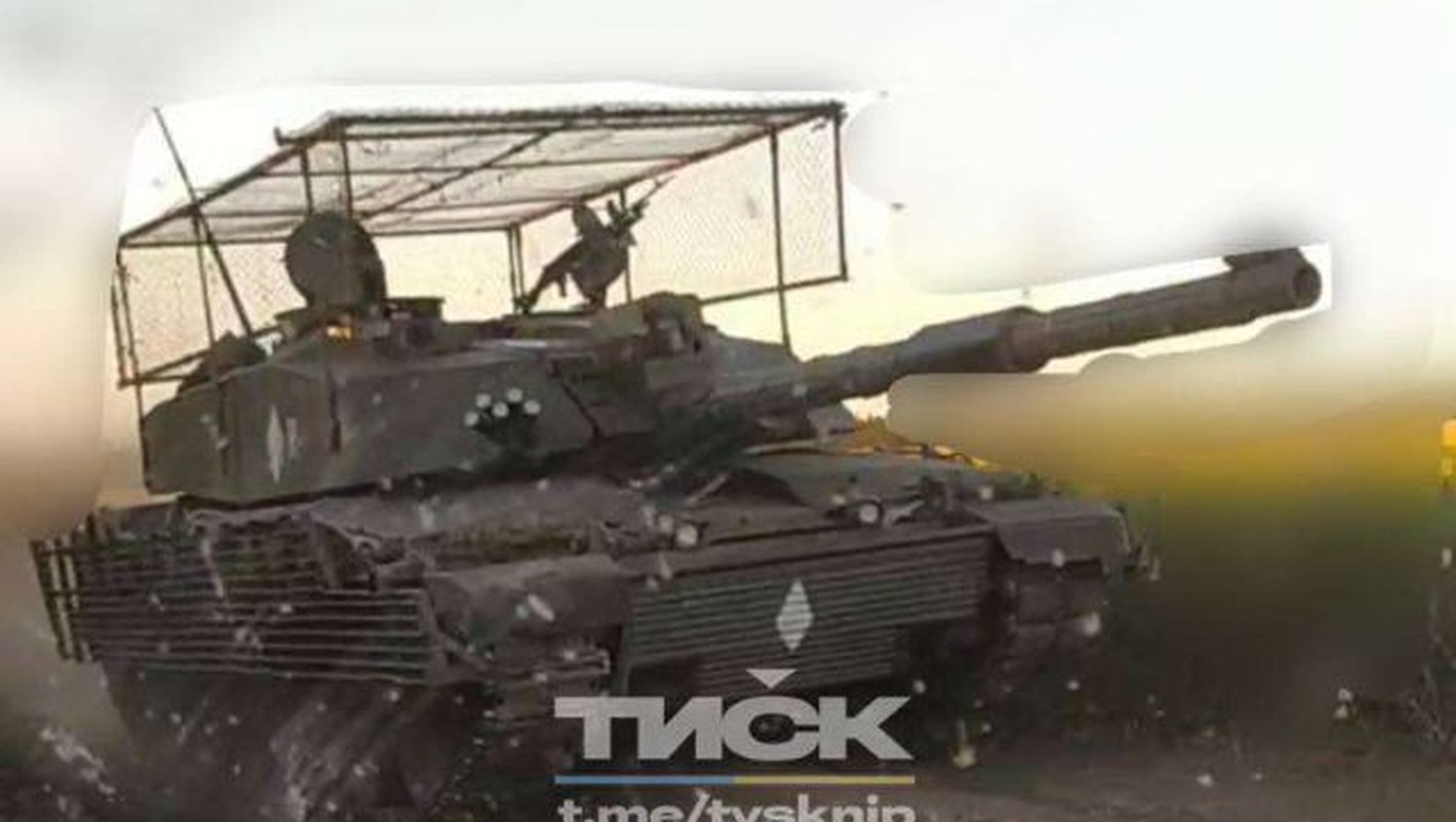 View - 	Kẻ hủy diệt Challenger 2 quay trở lại chiến trường Ukraine 