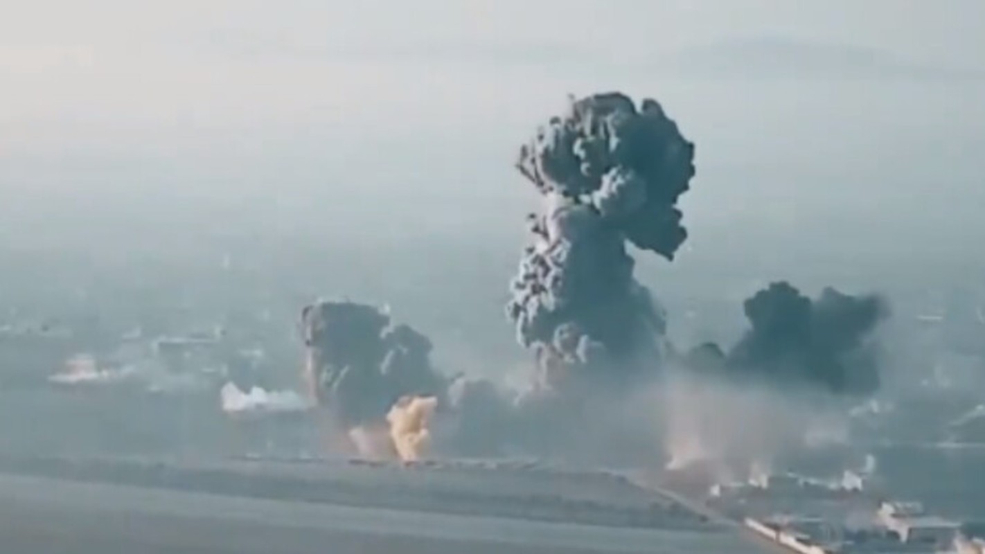 View - 	Ukraine lo ngại khi Nga tăng cường nã bom tấn ở chiến trường