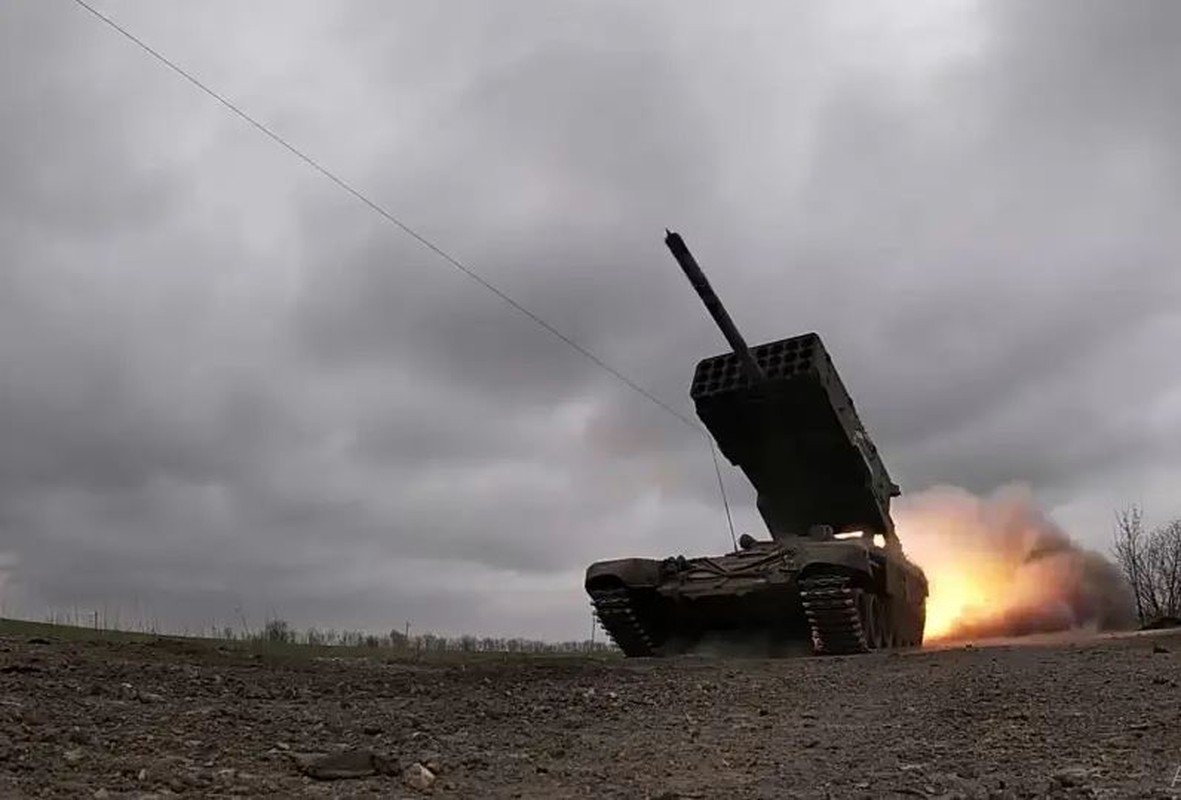 View - 	Quân Ukraine phản công vào Avdiivka bị quân Nga truy kích