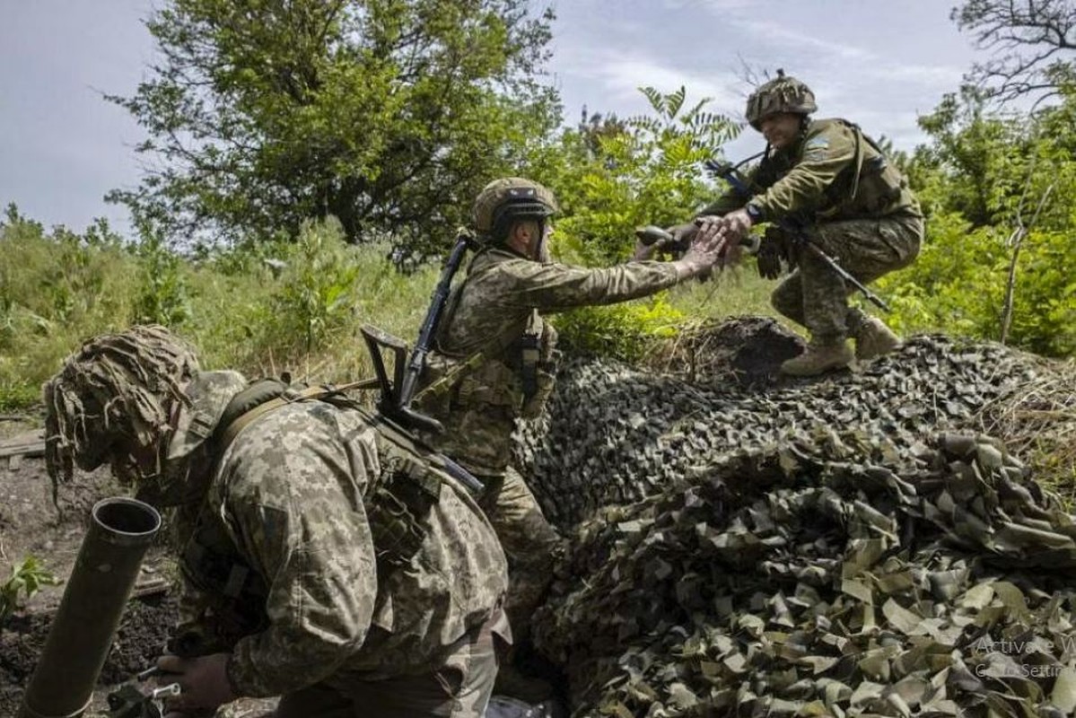 View - 	Quân Ukraine phản công vào Avdiivka bị quân Nga truy kích