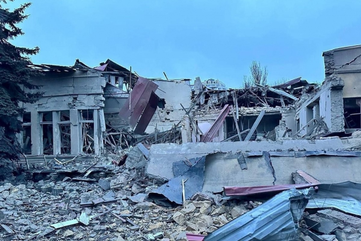 View - 	Tên lửa Zircon tấn công phá hủy tòa nhà Cục An ninh Ukraine