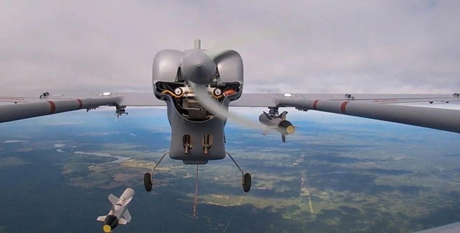 He lo nguon goc UAV “dat nhat” cua Nga bi Ukraine ban roi-Hinh-6