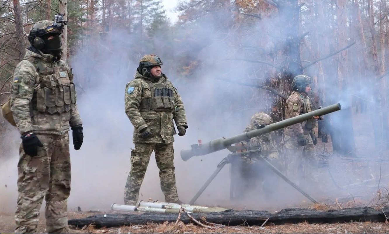 Mac ket trong vong vay, Lu doan tinh nhue Ukraine bi bom Nga truy sat-Hinh-3