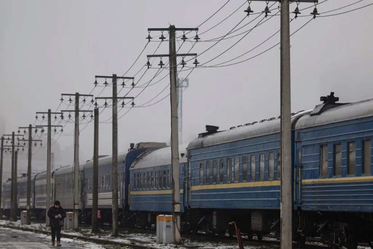 View - 	Nga bừng tỉnh, tên lửa phá hủy đoàn tàu vũ khí của Ukraine 