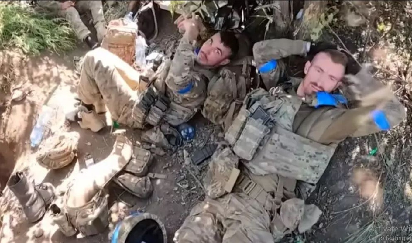 Quan Ukraine bat dau rut lui trong hoang loan khoi Kharkov-Hinh-16