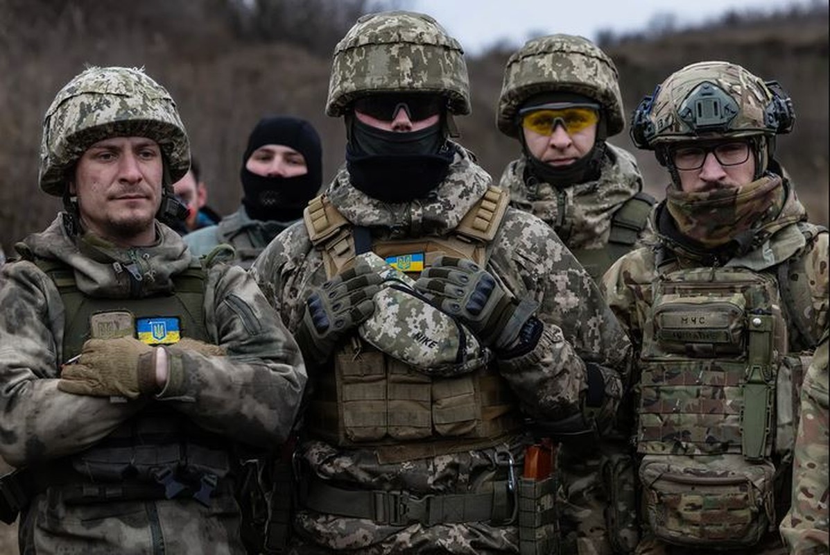 Ukraine tang vien 7 lu doan cho Kharkov, chan dung buoc tien cua Nga-Hinh-2