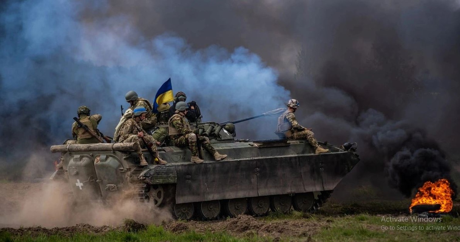 Ukraine tang vien 7 lu doan cho Kharkov, chan dung buoc tien cua Nga-Hinh-5