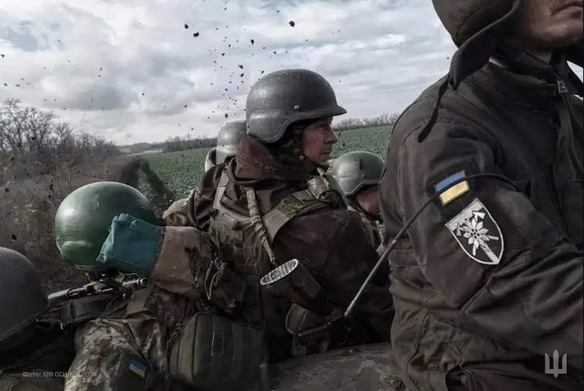 View - 	Nga sử dụng chiến thuật ở Bakhmut và Avdievka vào Volchansk