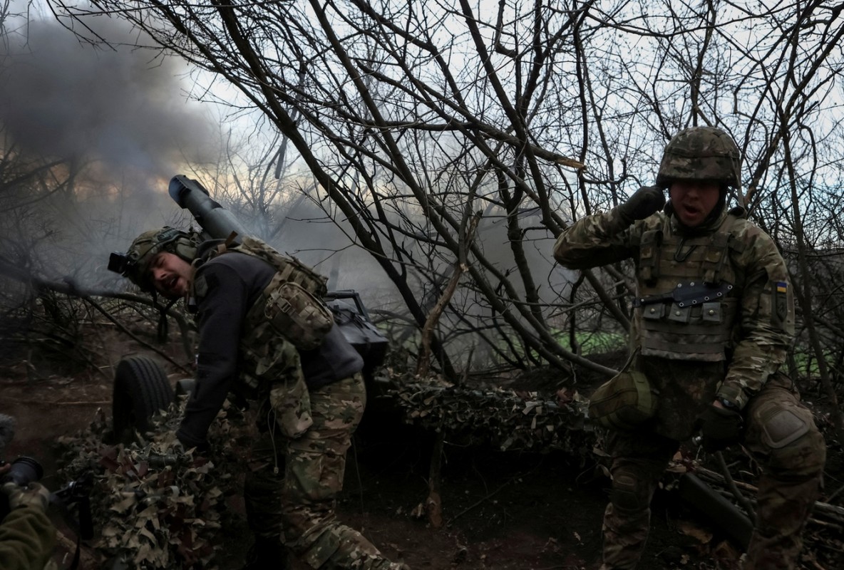 View - 	Quân Ukraine ở Chasov Yar nguy ngập Nga tiến công trên toàn tuyến