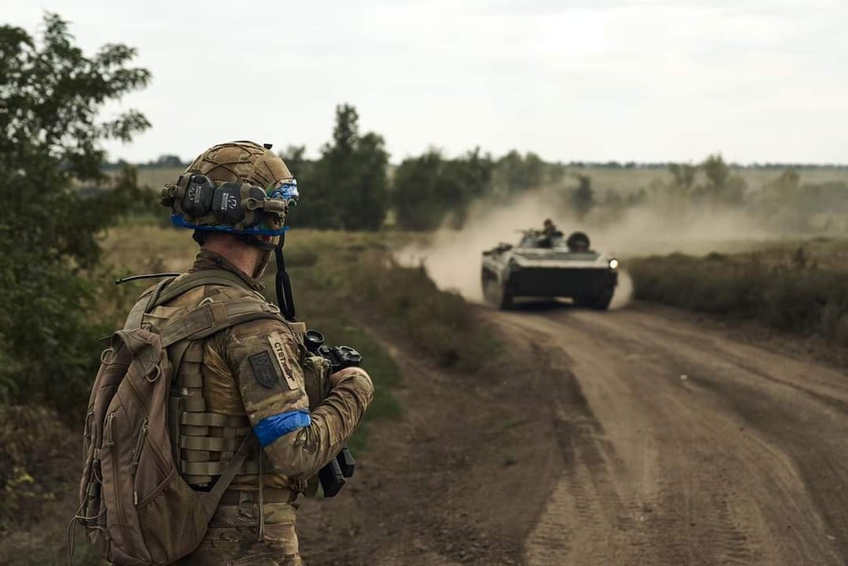 View - 	Lữ đoàn dự bị chiến lược của Ukraine đã có mặt tại Kharkov 
