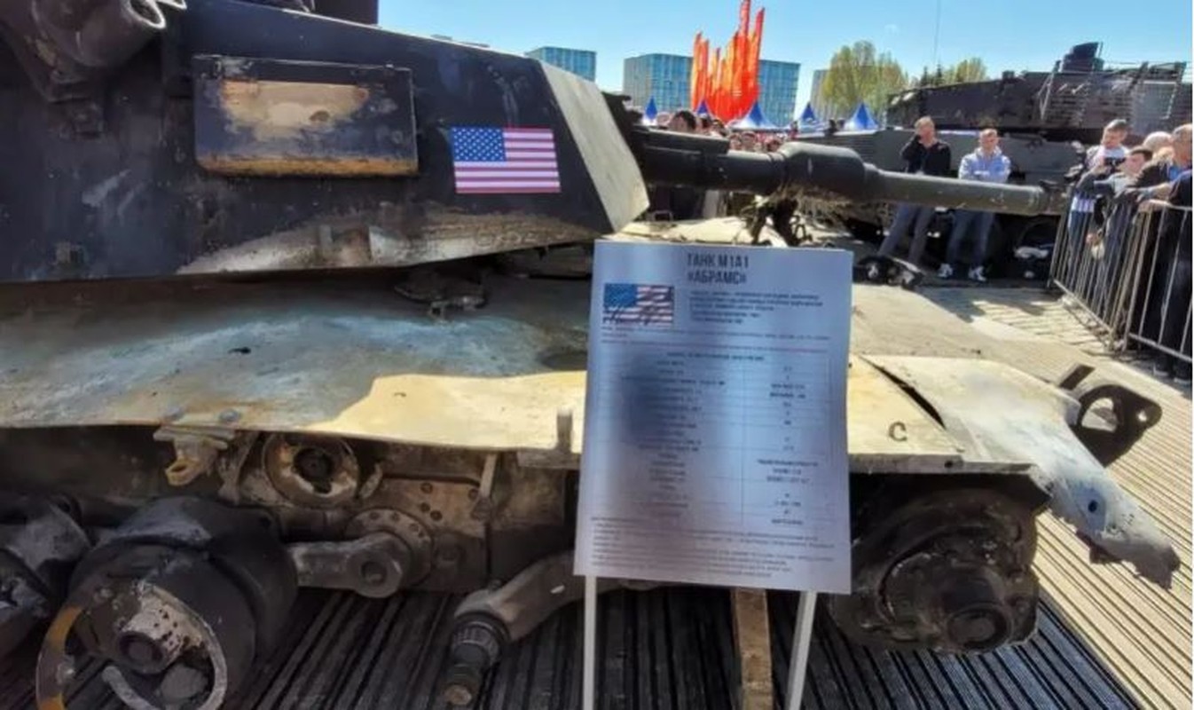 View - 	Điểm yếu chết người trên tăng M1A1 Abrams của Ukraine