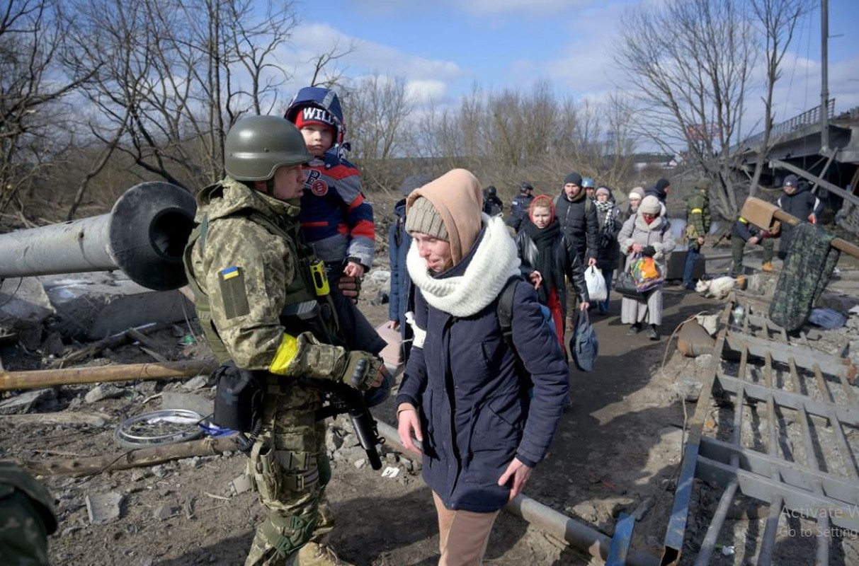 Ukraine so tan dan khoi Volchansk, nhieu vu khi bi pha huy-Hinh-2