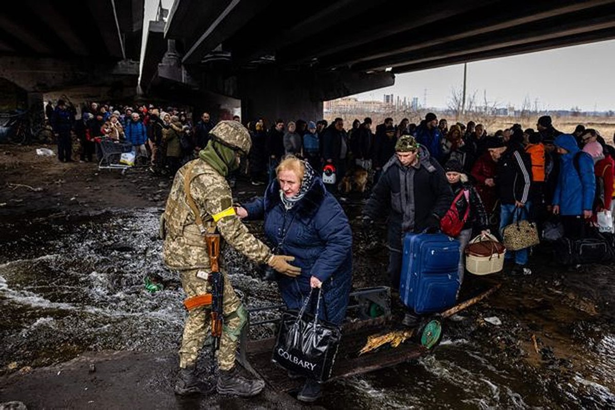 View - 	Ukraine sơ tán dân khỏi Volchansk, nhiều vũ khí bị phá hủy