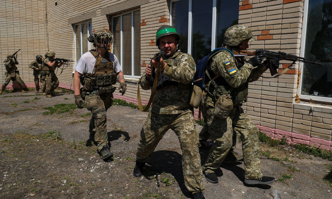 View - 	Lính Ukraine được huấn luyện bao thời gian để ra chiến trường