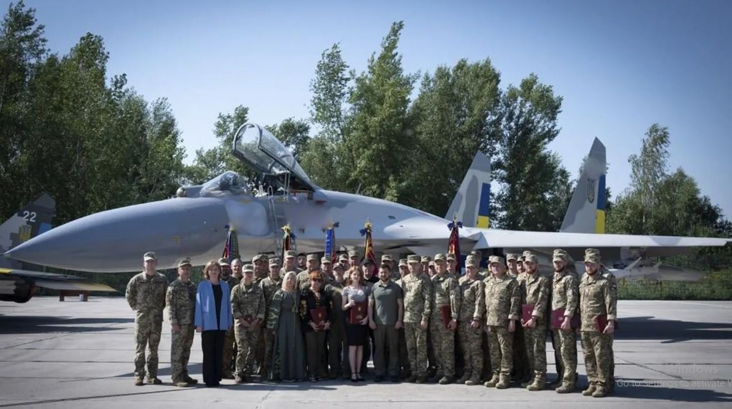 “Ong lao” Su-25 cua Khong quan Ukraine da co them nhiem vu moi-Hinh-2