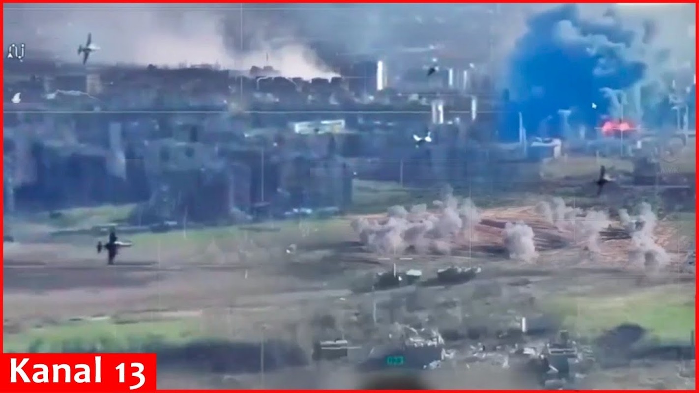 View - 	Sư đoàn dù Nga đột phá Chasov Yar, quân Ukraine rơi vào túi lửa