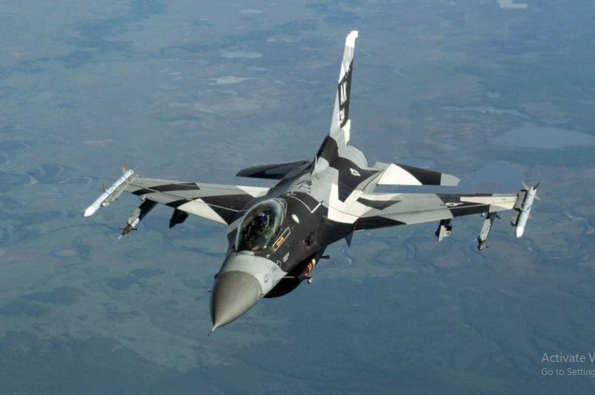 Su-35 se danh bai hai con at chu bai cua NATO cung cap cho Ukraine-Hinh-15