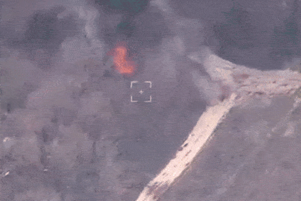 Dieu gi “bat thuong” khi UAV Lancet pha huy Su-25 cua Ukraine-Hinh-13