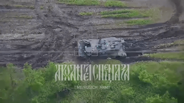 Dieu gi “bat thuong” khi UAV Lancet pha huy Su-25 cua Ukraine-Hinh-14