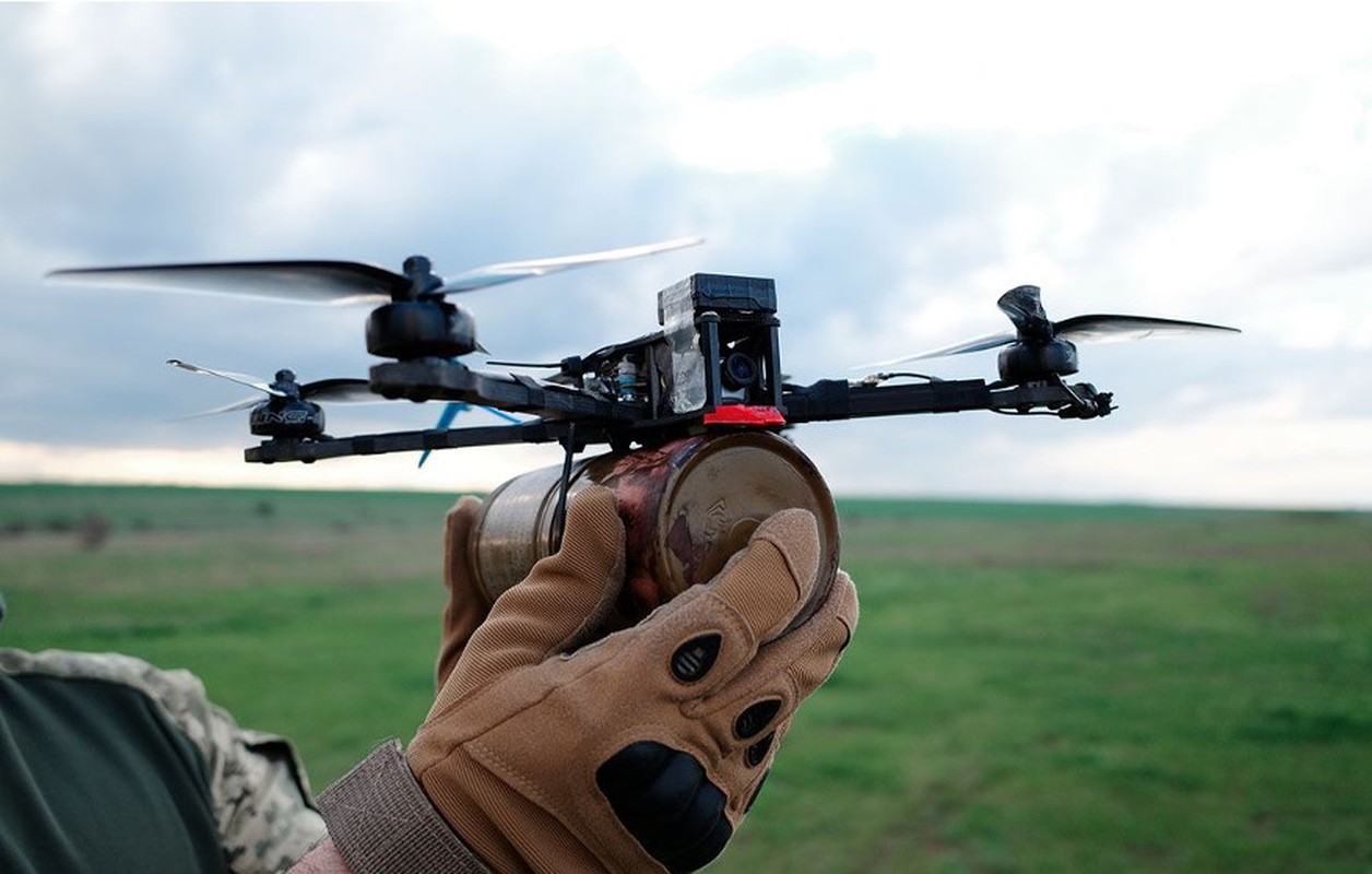 Su nguy hiem cua UAV 4 truc bay ngang o chien truong Ukraine-Hinh-3