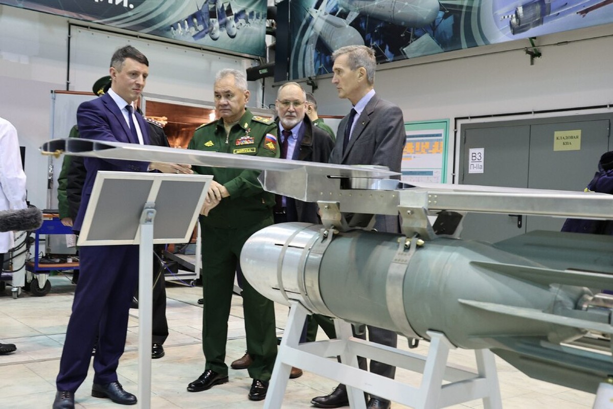 View - 	Không quân Nga chính thức sử dụng bom FAB3000 có điều khiển