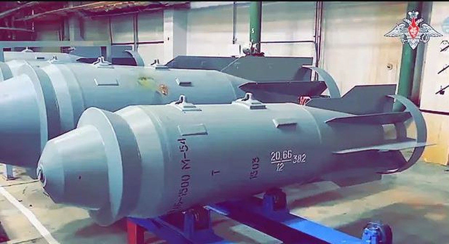 Suc tan pha khung khiep cua sieu bom 3.000 kg Nga tha xuong Ukraine-Hinh-15