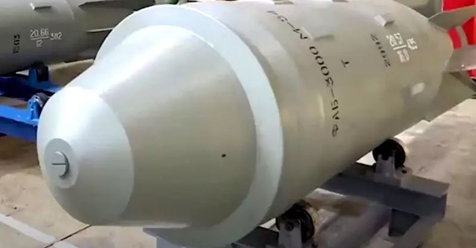 Suc tan pha khung khiep cua sieu bom 3.000 kg Nga tha xuong Ukraine-Hinh-5