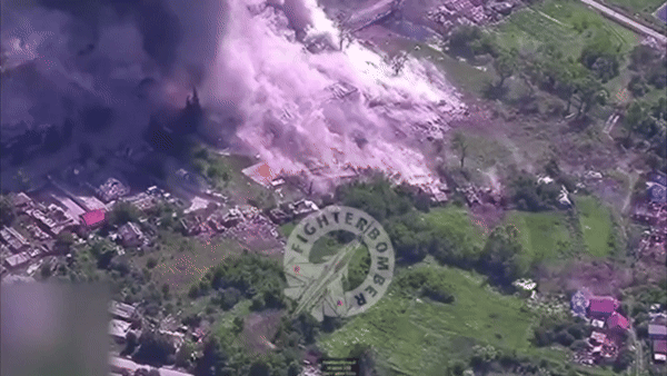 View - 	Quân đội Ukraine gặp nguy khi Nga lắp cánh cho siêu bom