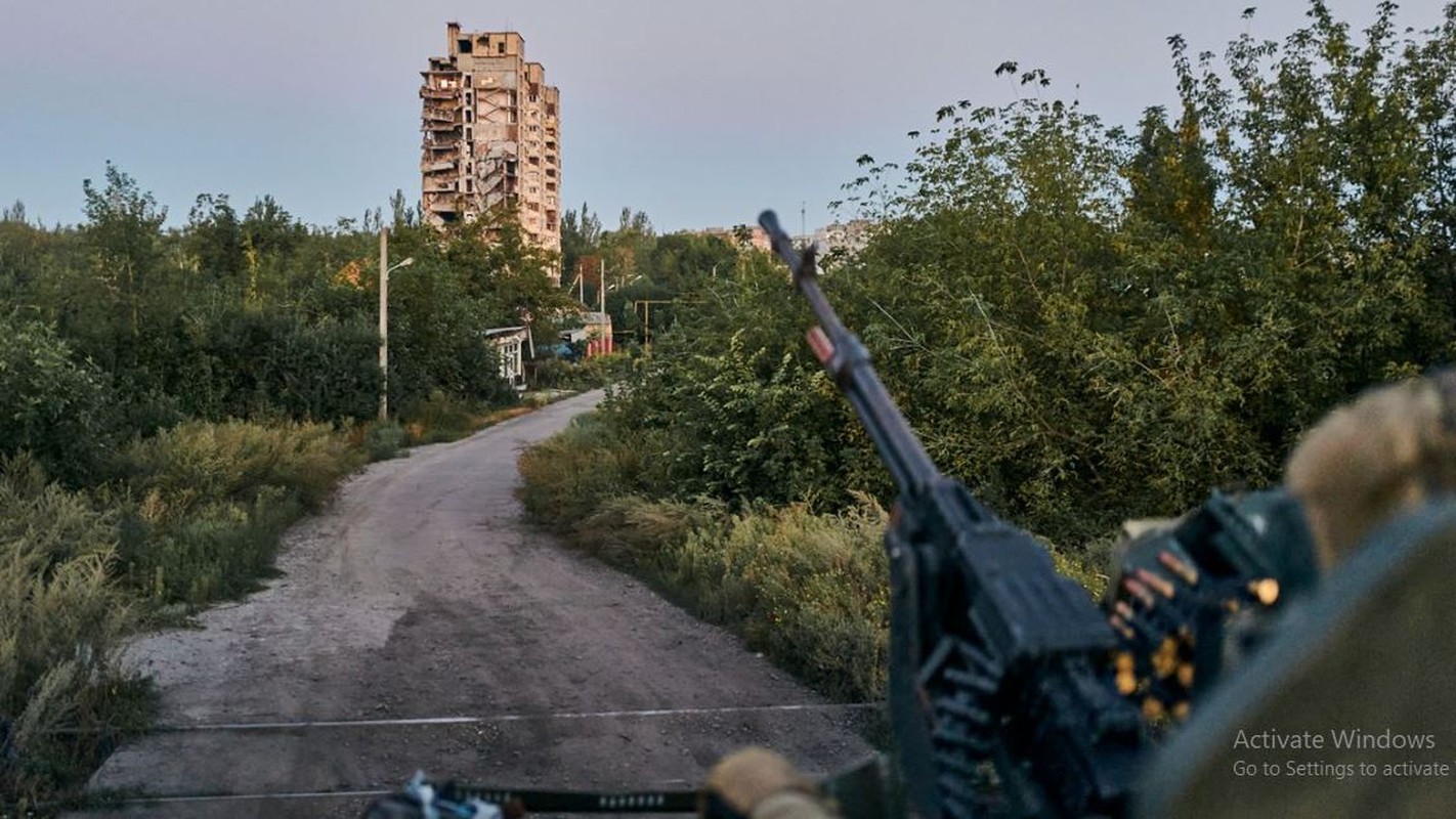 Nga tan cong theo huong Toretsk, quan Ukraine van nhu dang 