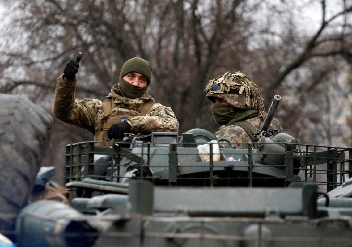 7 lu doan Ukraine tang vien cho Kharkov, NATO giup xay dung ke hoach-Hinh-13