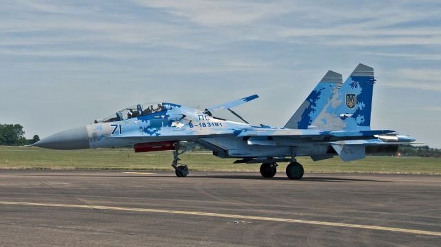 Ngay ton that cua Khong quan Ukraine, 7 chiec Su-27 bi tan cong-Hinh-12