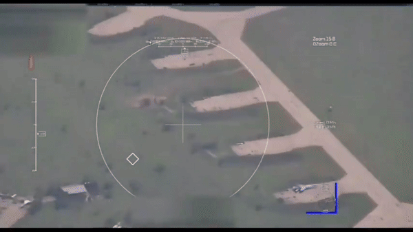Ngay ton that cua Khong quan Ukraine, 7 chiec Su-27 bi tan cong-Hinh-5