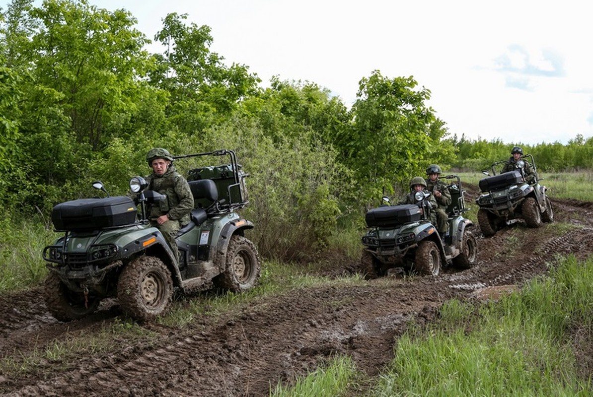 Quan Ukraine rut khoi Krynki, quan Nga that bai trong dot pha tai Liman-Hinh-16