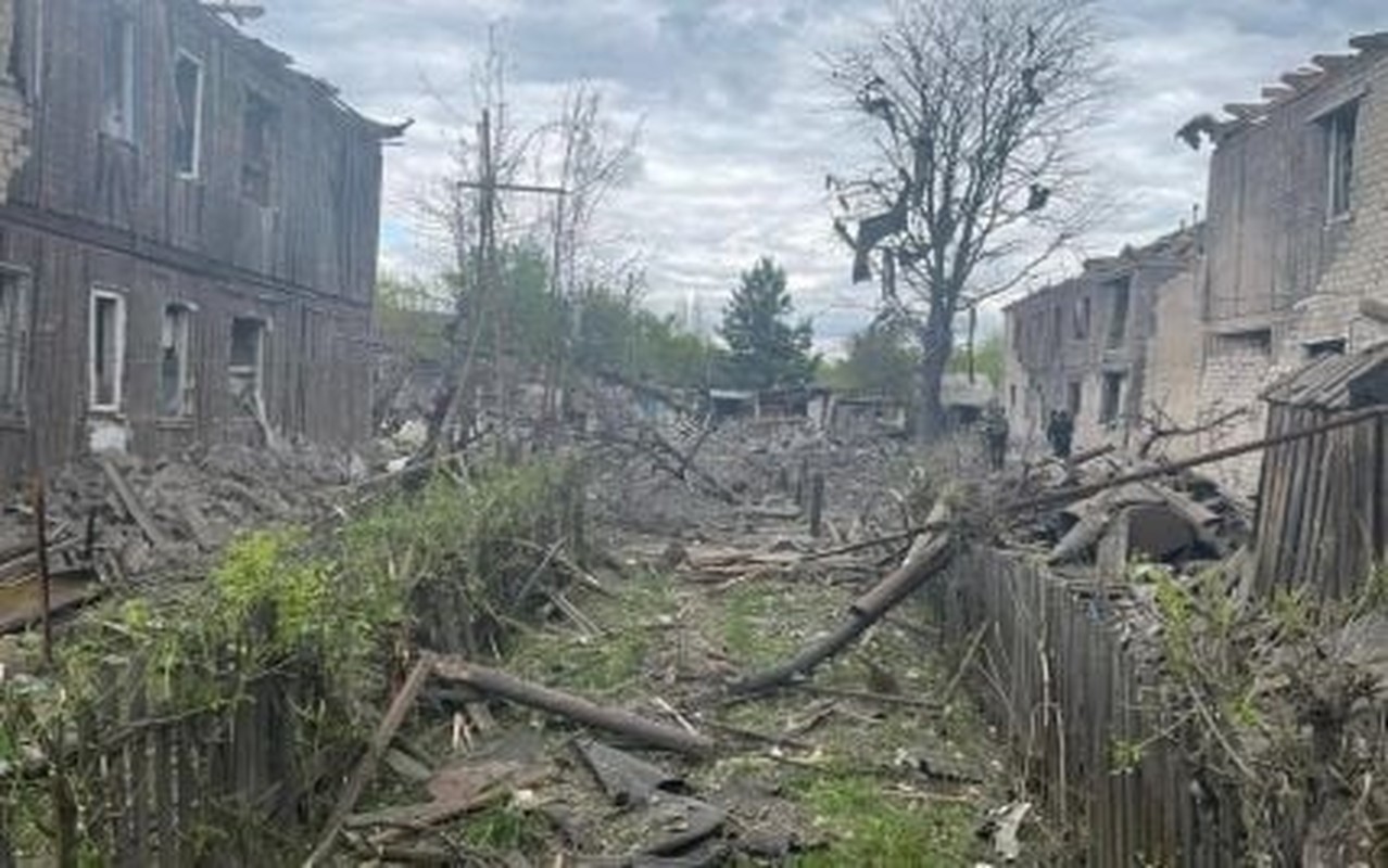 Ba lu doan quan Nga bao vay Toretsk, bom nhiet ap duoc su dung-Hinh-4