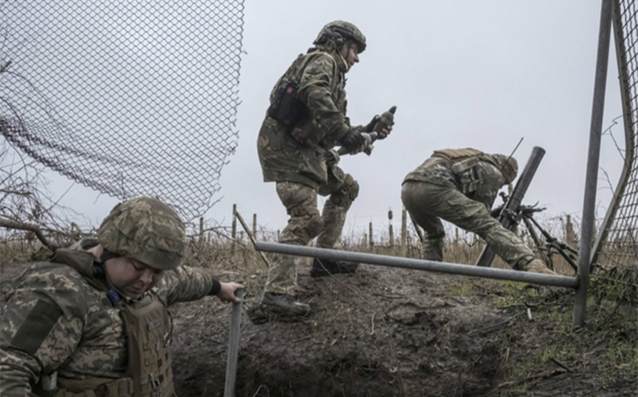 Ukraine dung chien thuat tu thu o Pokrovsk, Nga lap tuc khac che-Hinh-7