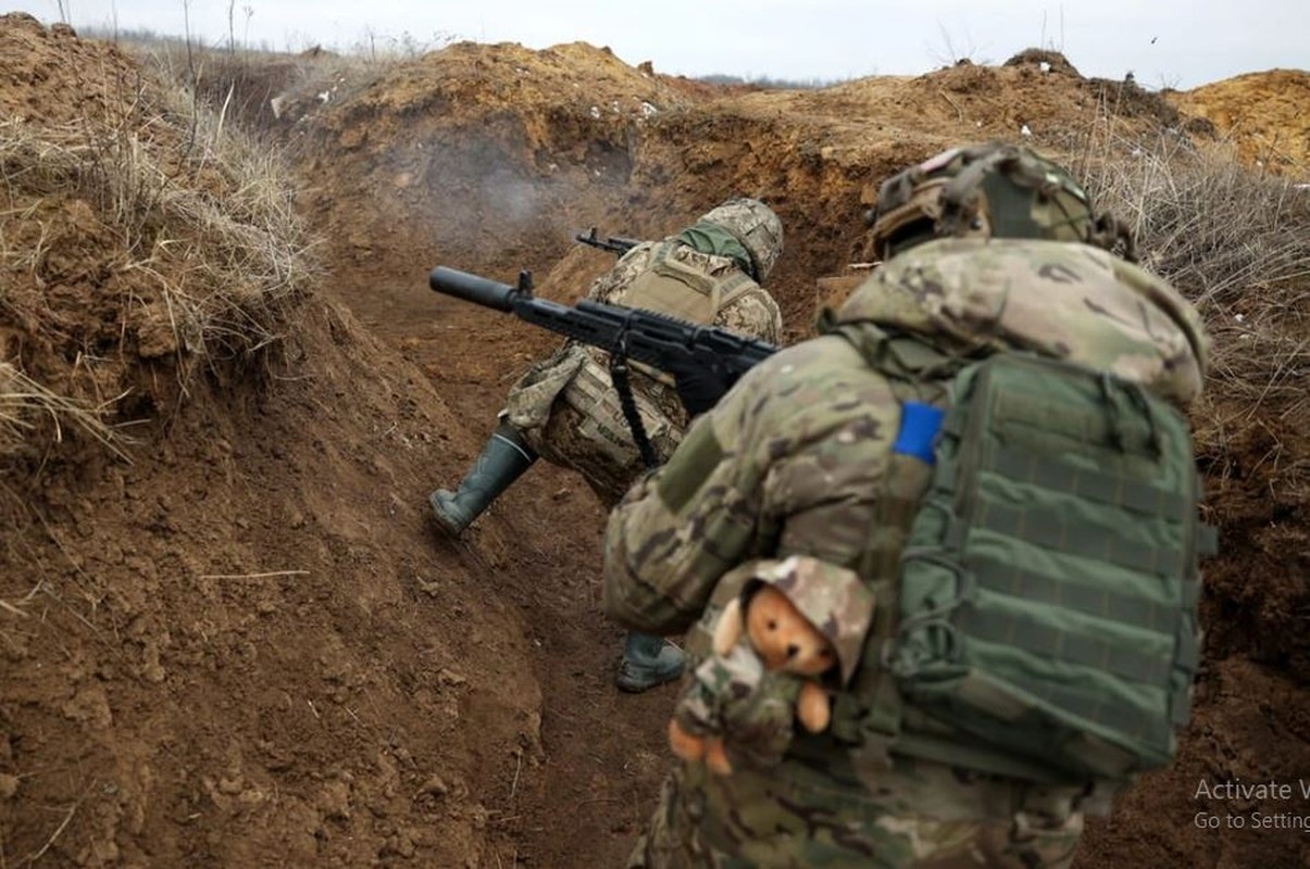 Ukraine dung chien thuat tu thu o Pokrovsk, Nga lap tuc khac che-Hinh-9