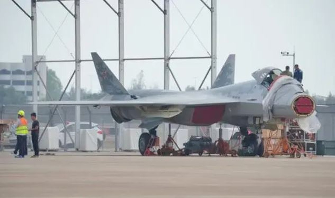 View - 	Giải mã bí mật tàng hình của Su-57 qua triển lãm Chu Hải