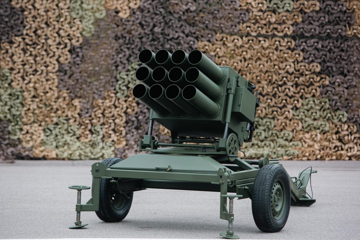 Thieu vu khi Ukraine do xe boc thep Humvee thanh phao phan luc-Hinh-4